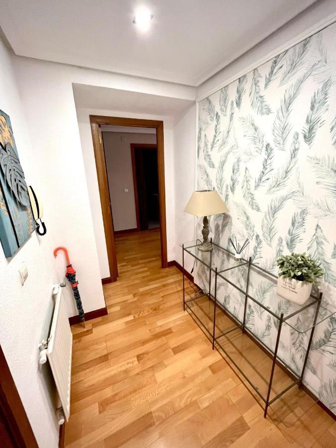 Atuaire Home Agradable Apartamento En El Centro De Burgos Parking Incluido Kültér fotó