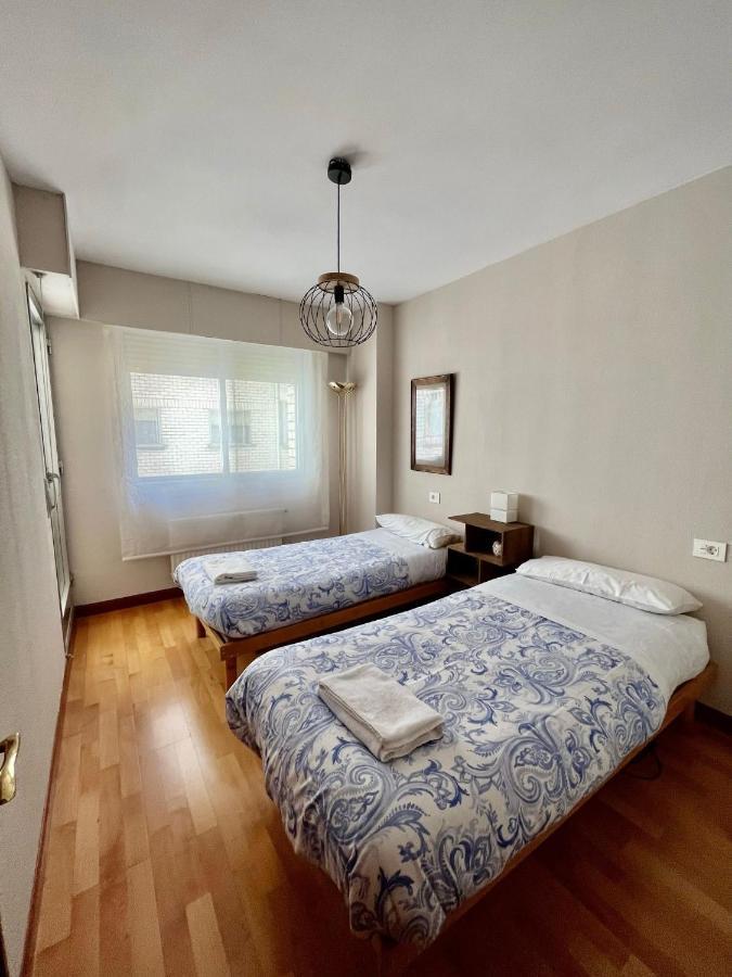 Atuaire Home Agradable Apartamento En El Centro De Burgos Parking Incluido Kültér fotó
